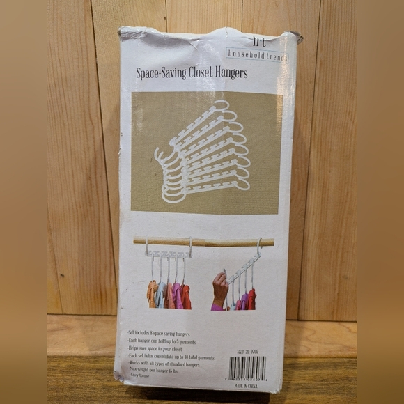 White Space-Saving Closet Hangers 8 pack - Picture 1 of 4